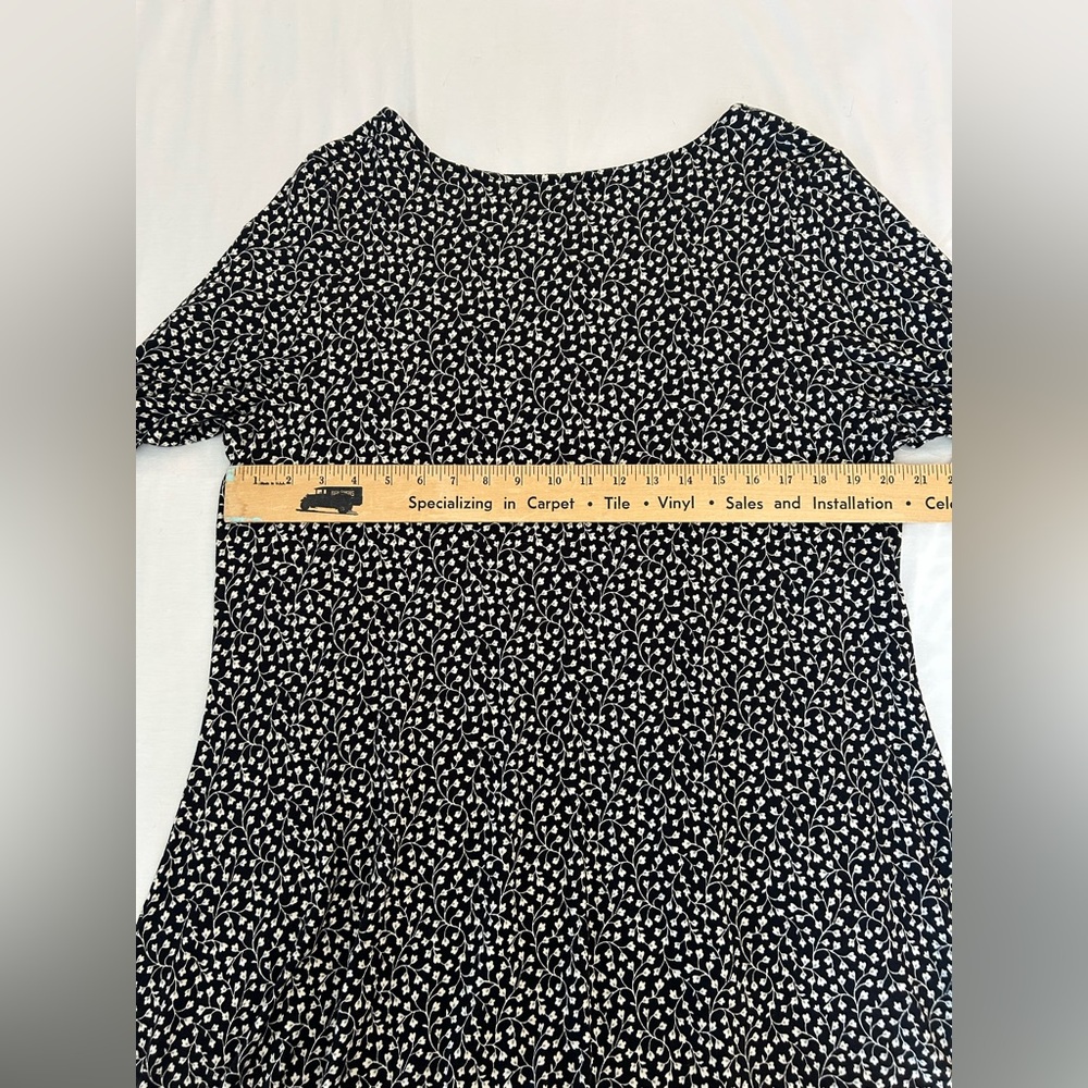Old Navy Black and White Floral Long Sleeve Dress - Picture 7 of 10